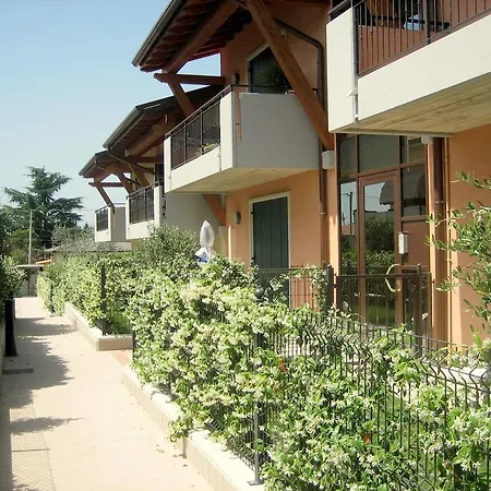 Madonnina A Quattro Feriehus Lazise